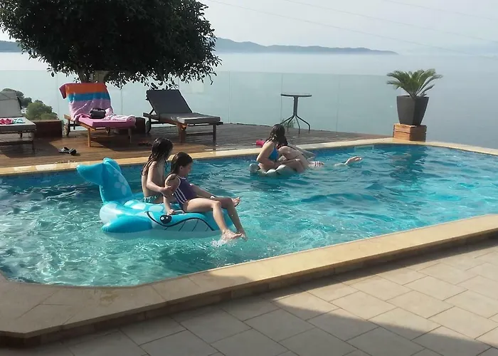 Apollon Hébergement de vacances